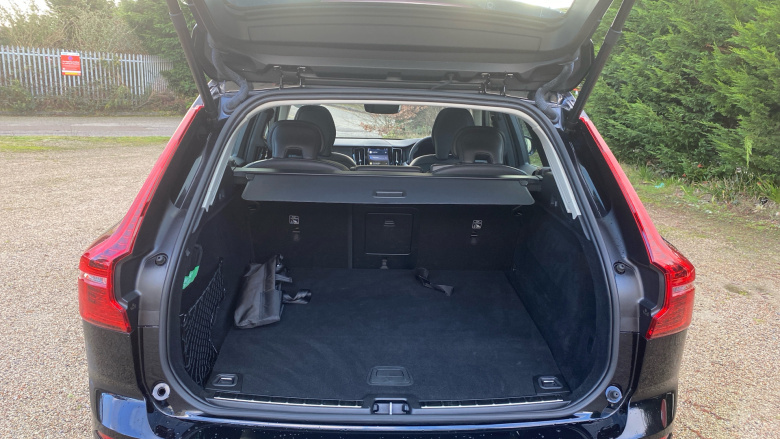 Volvo Xc60 2.0 T6 [350] RC PHEV Core Bright 5dr AWD Gtron Estate